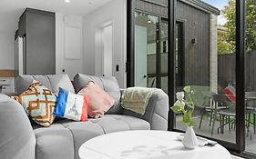 Deluxe Downtown Residence 3 Bed 3 Bath